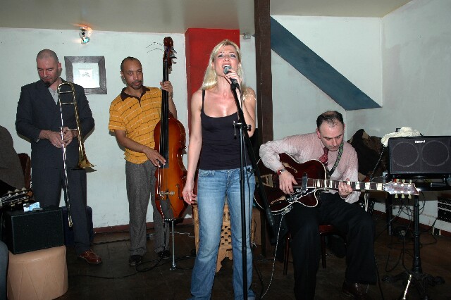 min 2007 02 20 latino 226